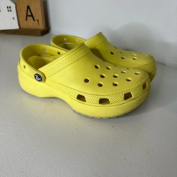 CROCS Yellow Wedge Iconic Comfort Women’s - Size 9 - Picture 7 of 9